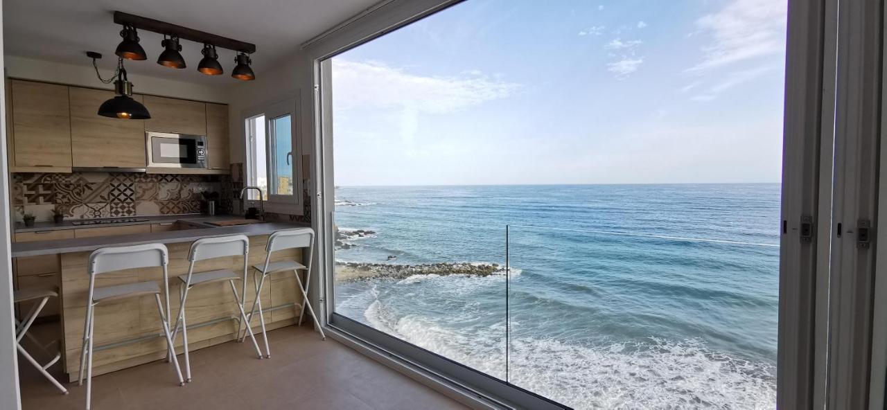 La Perla Cruise Apartment On Private Beach, Modern With Aircon & Wifi بينالماذينا المظهر الخارجي الصورة