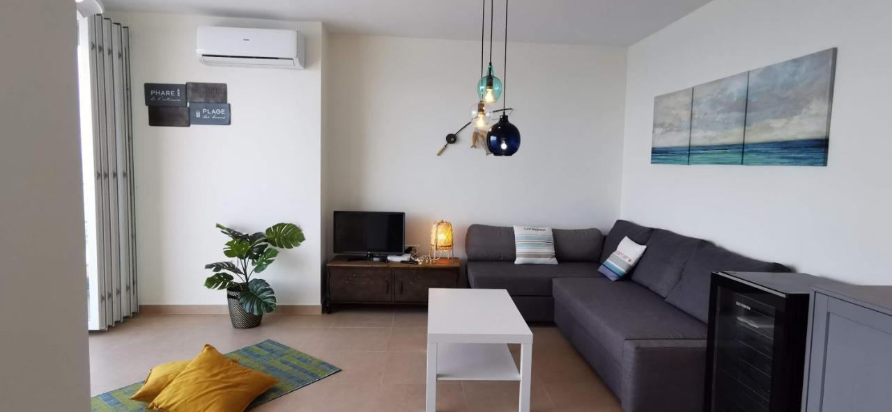 La Perla Cruise Apartment On Private Beach, Modern With Aircon & Wifi بينالماذينا المظهر الخارجي الصورة