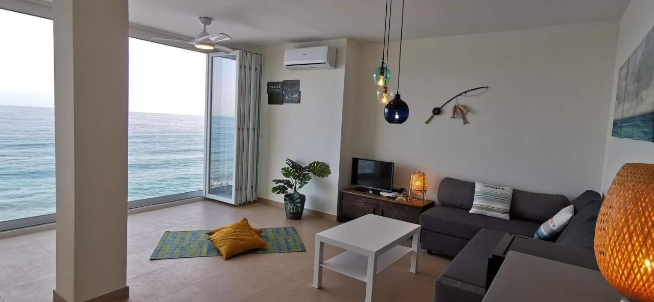 La Perla Cruise Apartment On Private Beach, Modern With Aircon & Wifi بينالماذينا المظهر الخارجي الصورة
